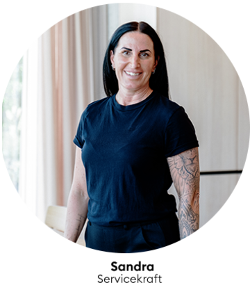 Sandra, Servicekraft