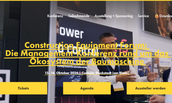 Teddybär vor dem Coreum Hotel